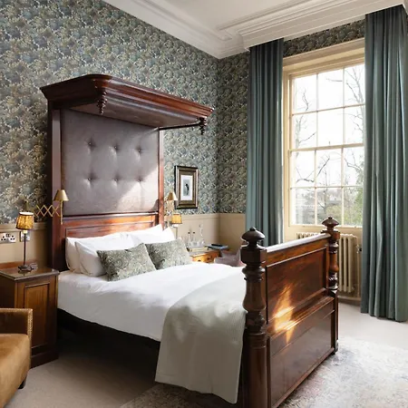 Hotell The Churchill 4*