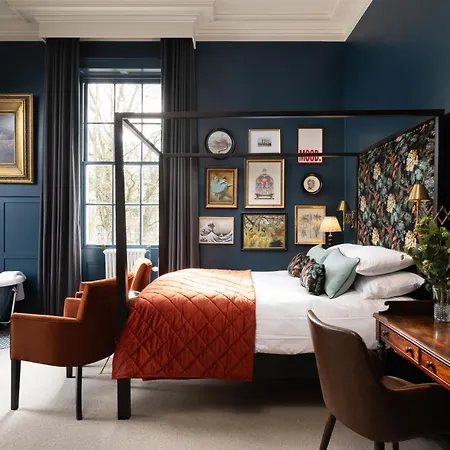 The Churchill Hotell