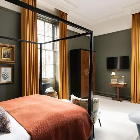 Hotell The Churchill 4*