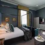 The Churchill Szálloda 4*