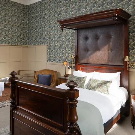 The Churchill 호텔 4*