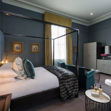 The Churchill Szálloda 4*