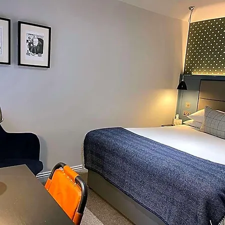 Hotel The Churchill