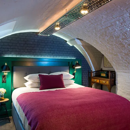 호텔 The Churchill 4*