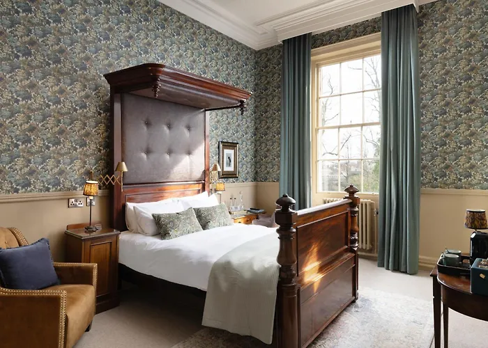 Hotel The Churchill 4*