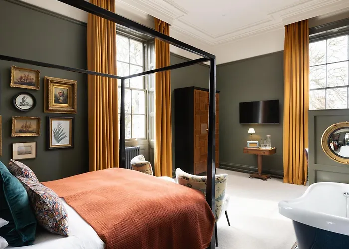 Hotel The Churchill 4*