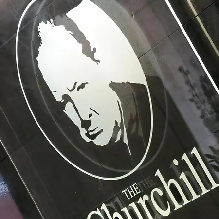 מלון The Churchill 4*