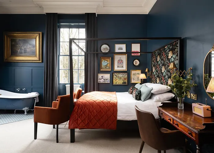 ザ チャーチル ホテル