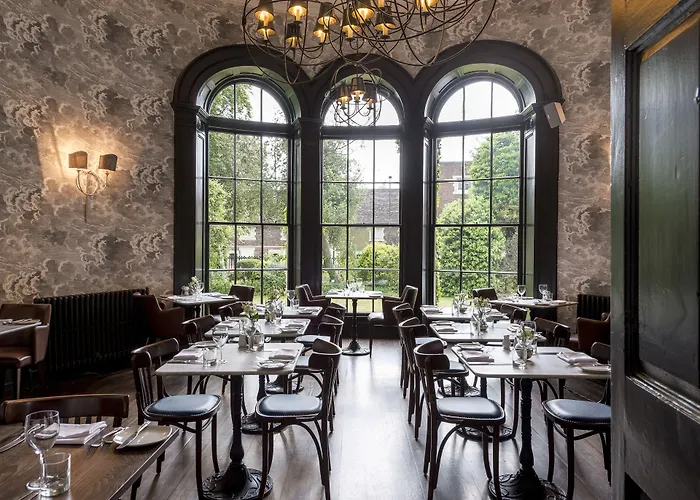 ザ チャーチル ホテル